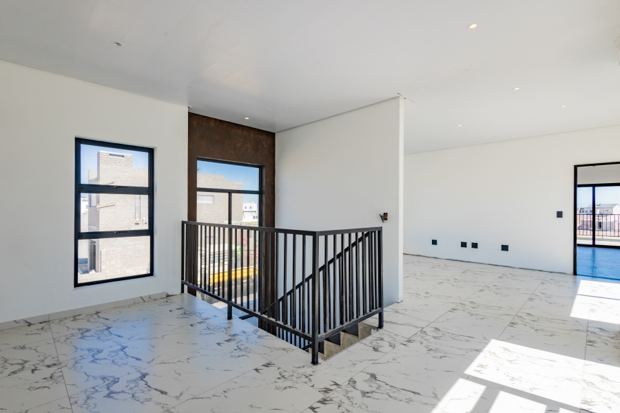 4 Bedroom Property for Sale in Sandown Western Cape